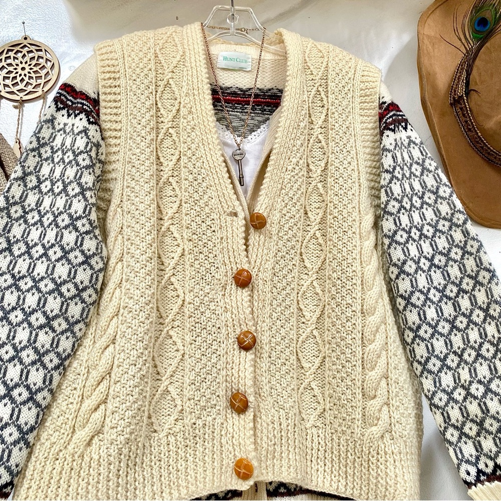 Rare ARTISAN cable knit prairie wool vest w granny cottage cabin country vibe - Picture 2 of 13
